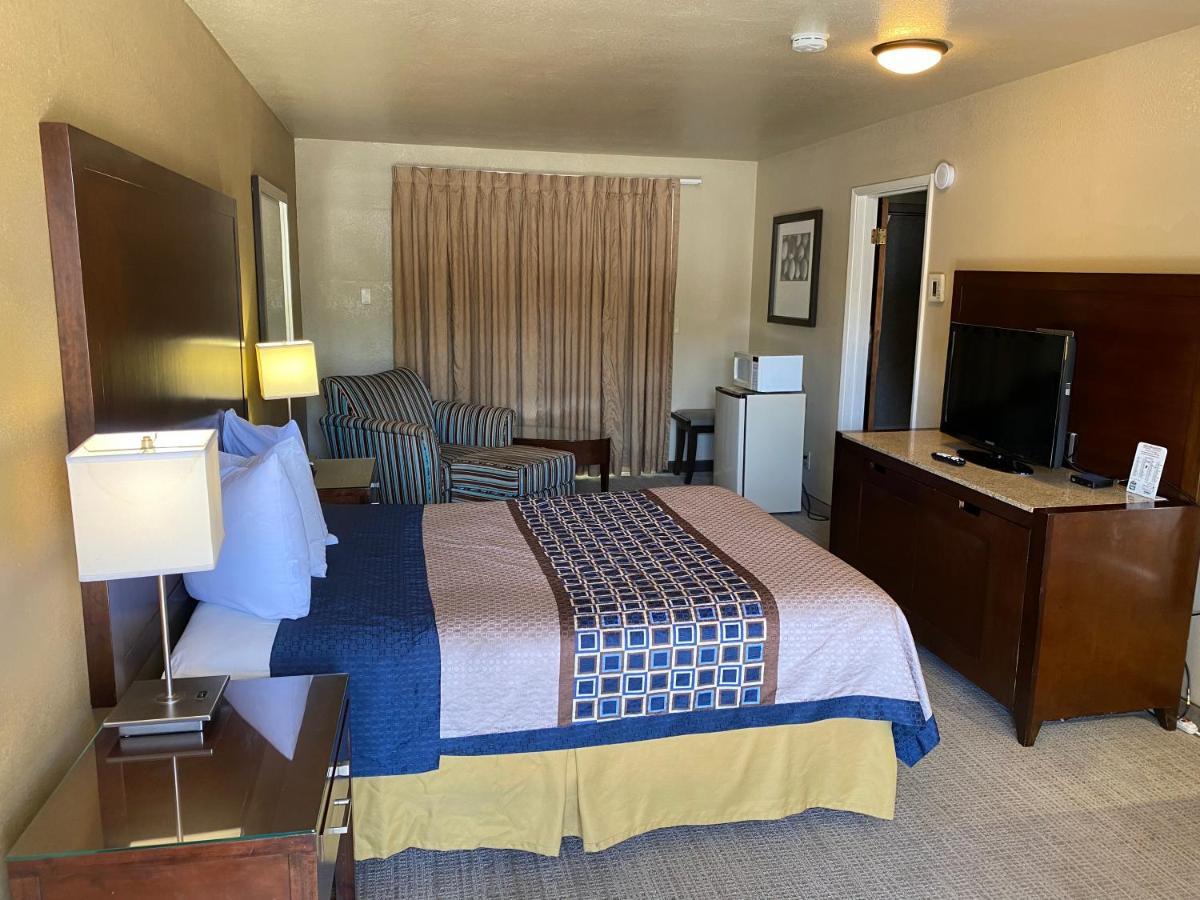 Vino Inn & Suites Atascadero Bagian luar foto