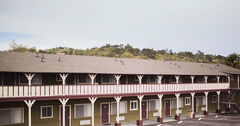 Vino Inn & Suites Atascadero Bagian luar foto