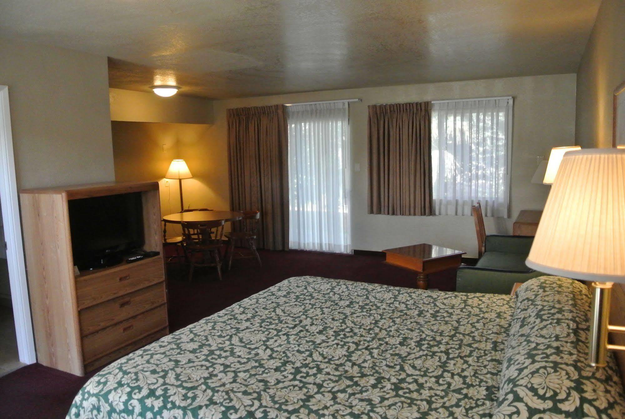 Vino Inn & Suites Atascadero Bagian luar foto